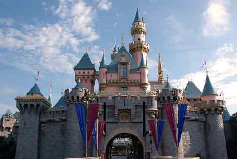 disneyland california castle. Disneyland California Sleeping