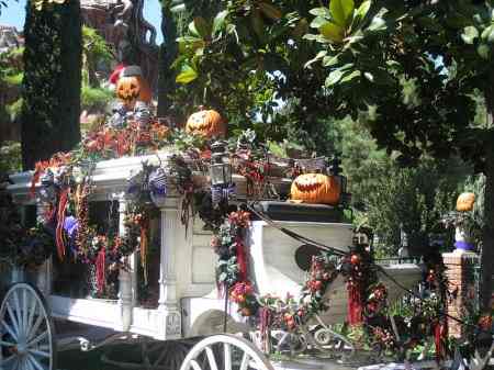 Disneyland Halloween haunted mansion