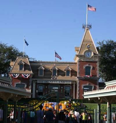 Disneyland Park Hours