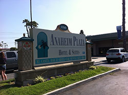 Anaheim Plaza Hotel and Suites